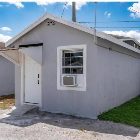 Inviting Oasis - Cozy, Spotless, And Comfortable Room Pahokee エクステリア 写真